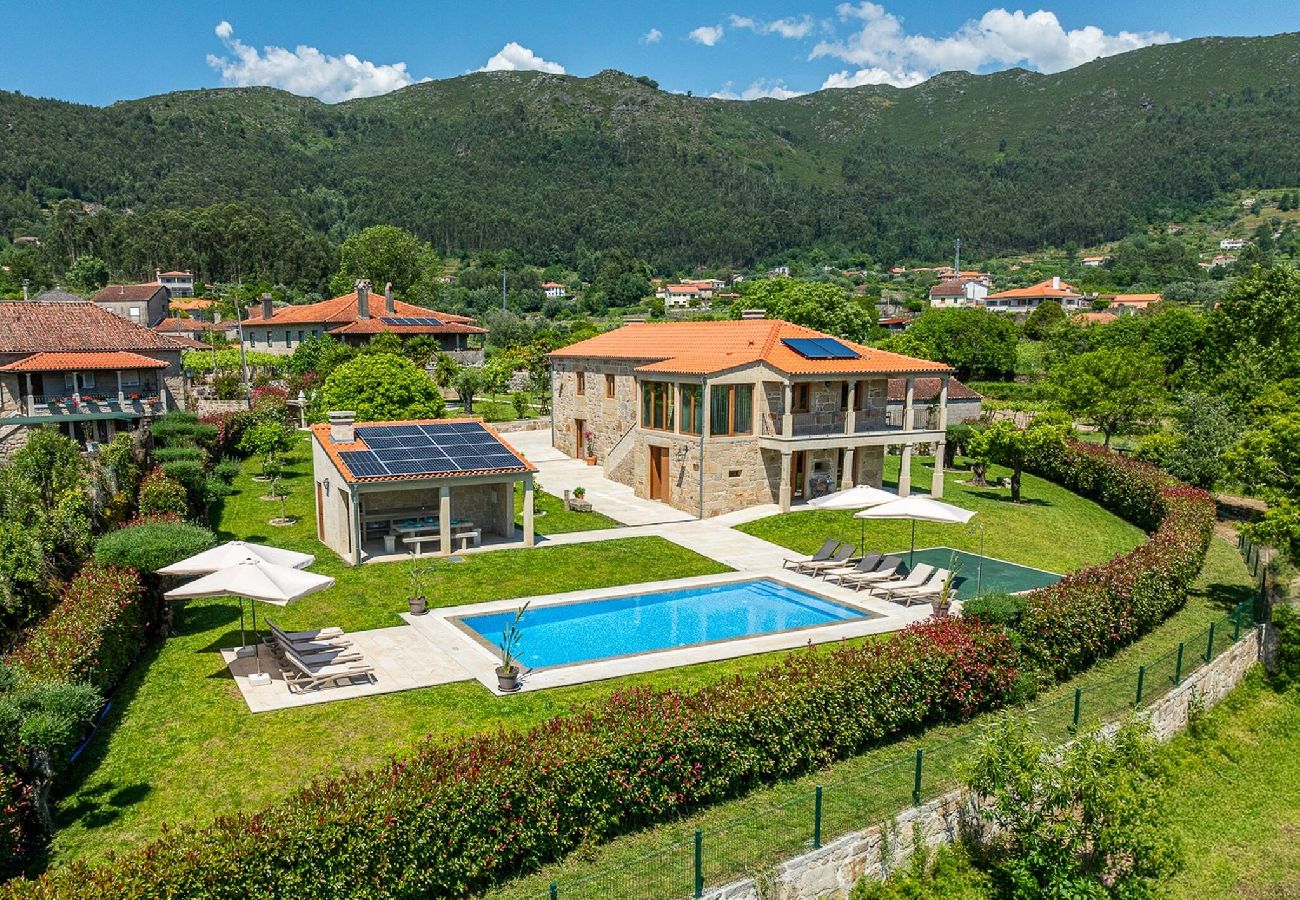 Villa à Ponte de Lima - Casa da Ana - Villa com piscina e jardim