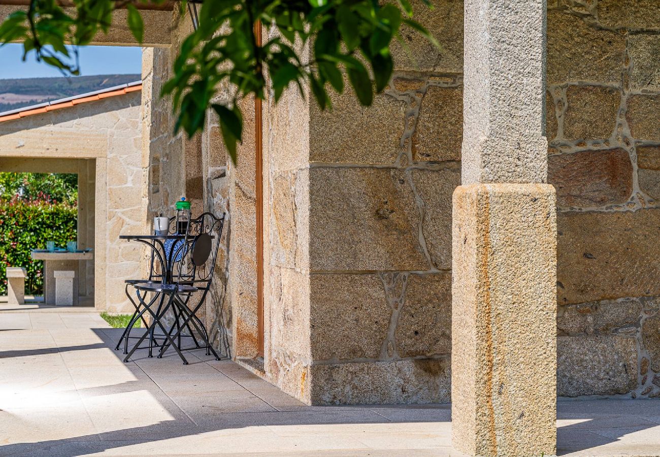 Villa à Ponte de Lima - Casa da Ana - Villa com piscina e jardim