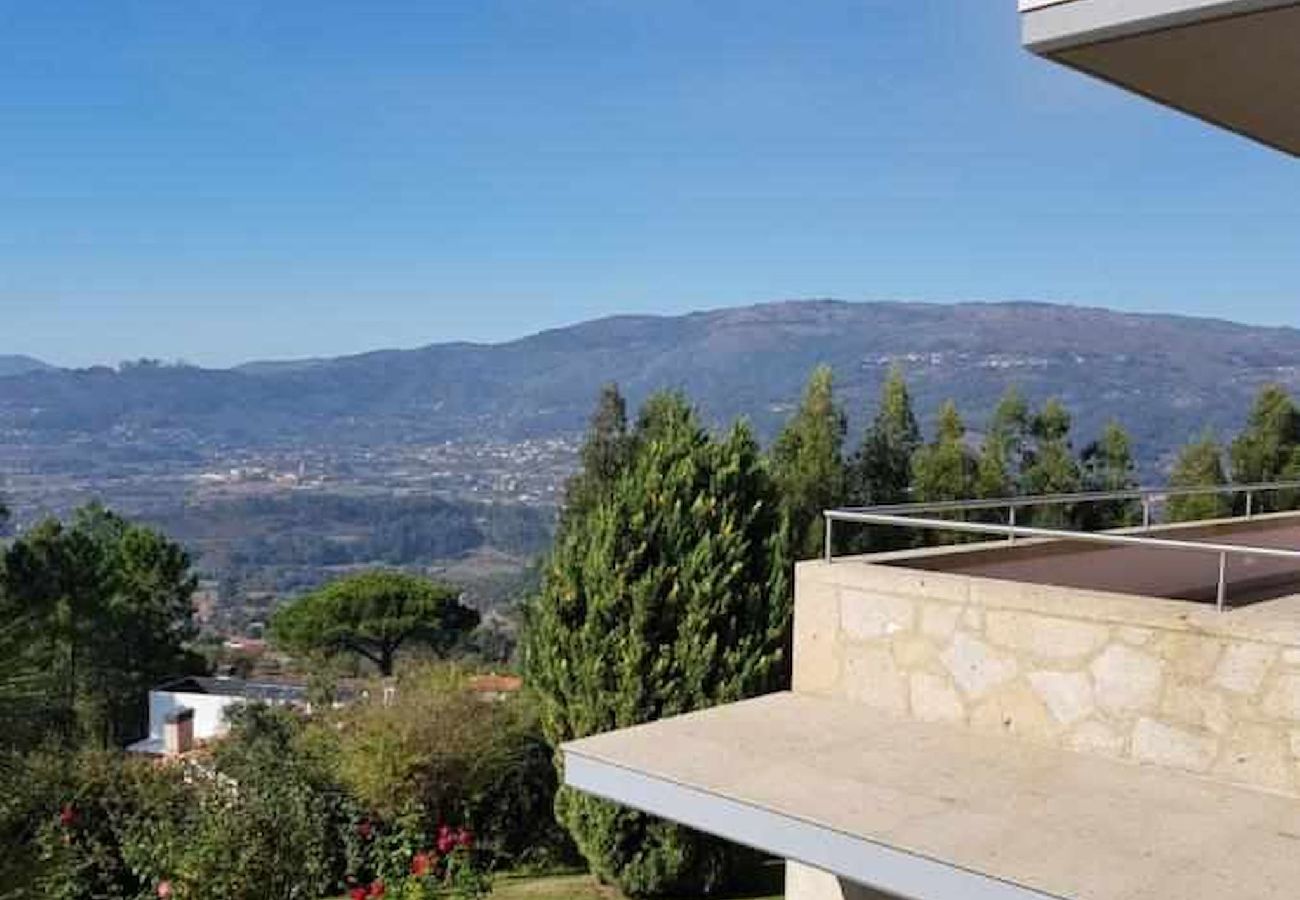 Maison à Ponte de Lima - Villa de Luxo com Piscina Aquecida, Ténis e Jardim