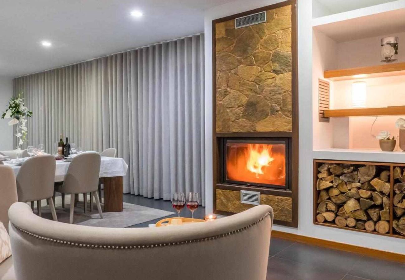 Maison à Ponte de Lima - Villa de Luxo com Piscina Aquecida, Ténis e Jardim