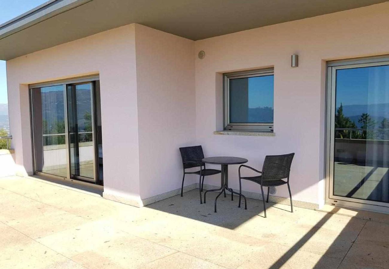 Maison à Ponte de Lima - Villa de Luxo com Piscina Aquecida, Ténis e Jardim