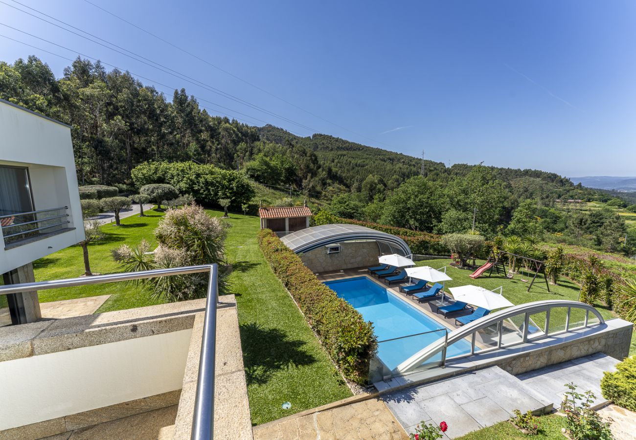 Maison à Ponte de Lima - Villa de Luxo com Piscina Aquecida, Ténis e Jardim