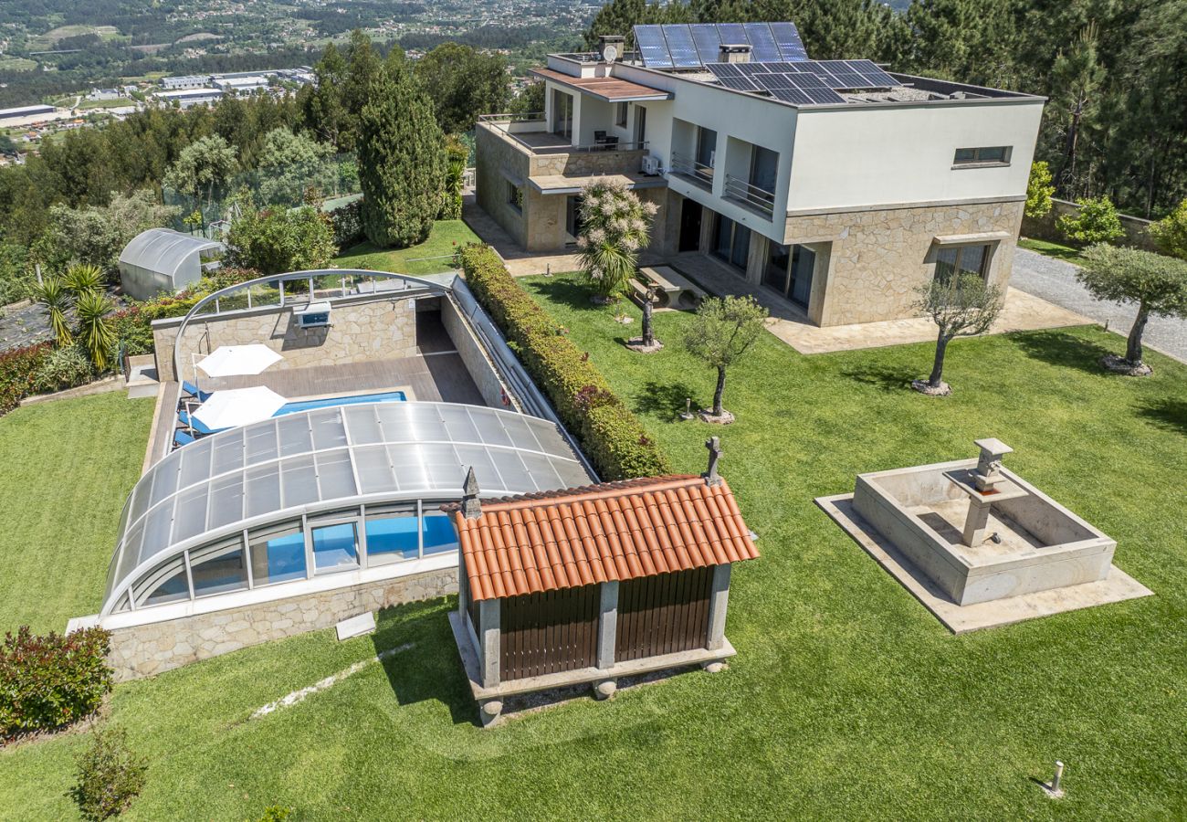 Maison à Ponte de Lima - Villa de Luxo com Piscina Aquecida, Ténis e Jardim